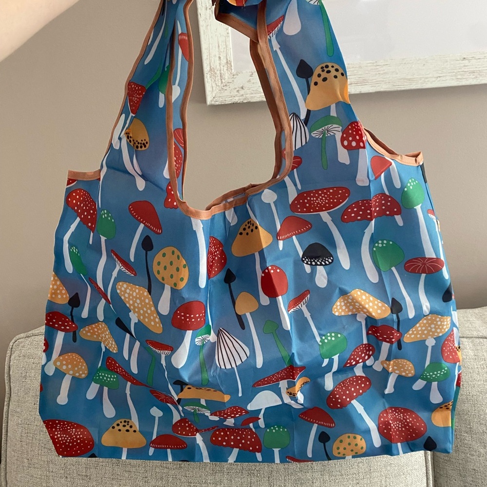 🍄🍄🍄 NWOT Packable Reusable Bag - Colourful Mushroom Bag